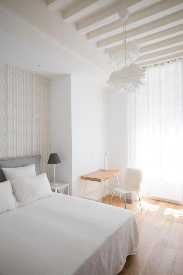 L'Aubertine - Appartement Hypercentre Avec Terrasse Beaune  Bagian luar foto