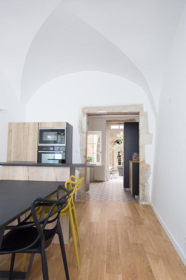 L'Aubertine - Appartement Hypercentre Avec Terrasse Beaune  Bagian luar foto